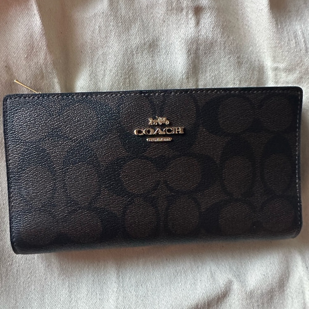 Coach Slim Wallet in Signature Canvas *Beautiful!*